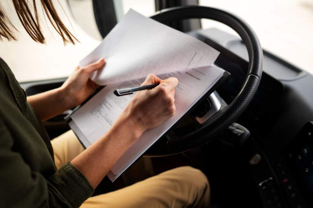 Cumplimiento normativo de tacógrafos y archivo digital en España